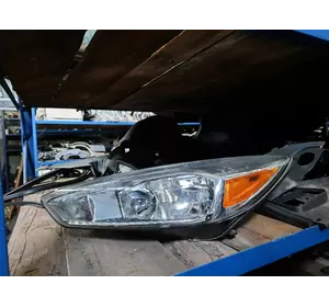 Фара левая (с дефектом) на Ford Focus 2015-2018