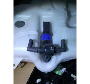Насос омывателя/мотор омывателя стекол на Ford Escape 2013-2019