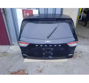 Ляда, крышка багажника черная, белая на Ford Escape 2019-2022